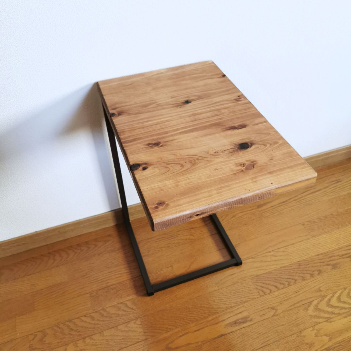 無垢材とアイアンの軽量サイドテーブル / ブラウン / 45×30×53cm/ 完成品 / 父の日 / シェルフ