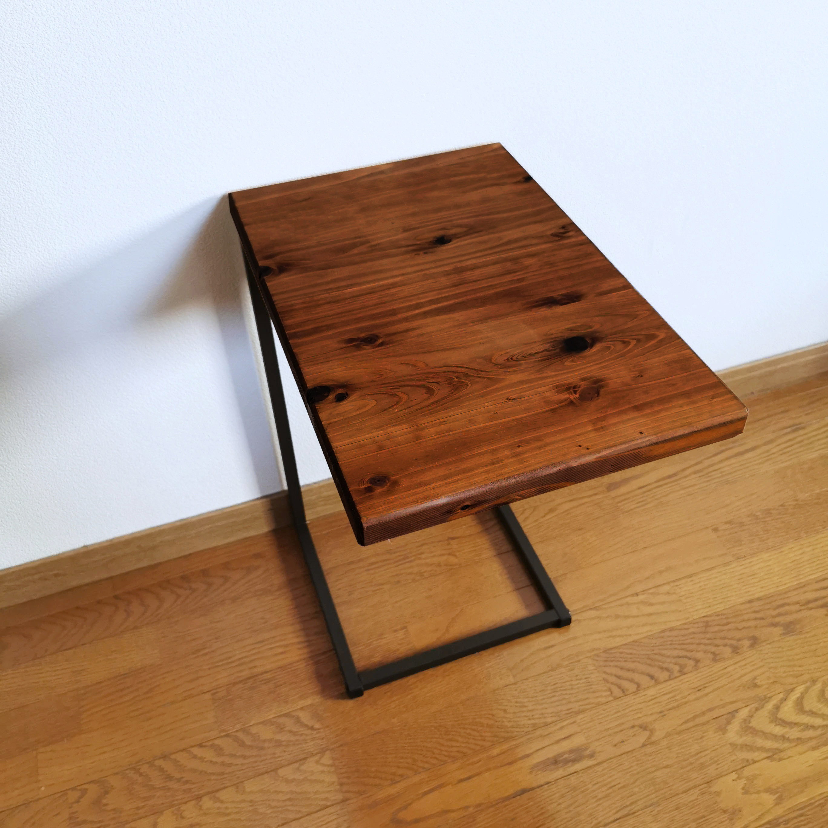 無垢材とアイアンの軽量サイドテーブル / ブラウン / 45×30×53cm/ 完成品 / 父の日 / シェルフ
