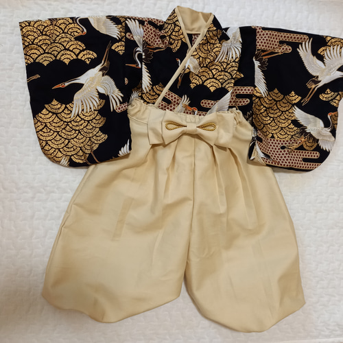 ベビー袴ハンドメイド　袴70〜80 ベビー袴 ハンドメイド70サイズ 白小花 熱さ