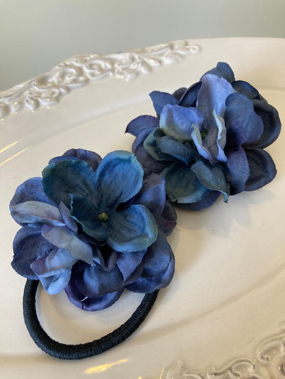 紺色クラシカル紫陽花のヘアゴム＆コサージュ <2点セット> 4枚目の画像