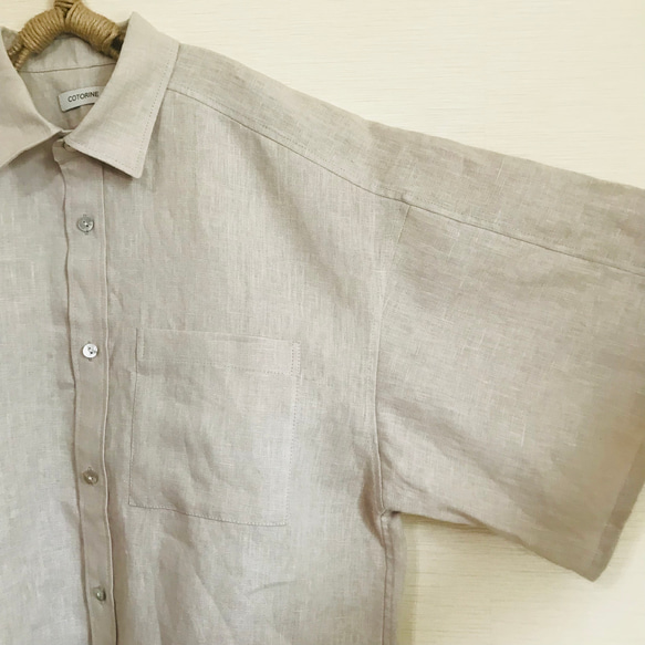 ハリのあるフレンチリネンの半袖メンズシャツ(ベージュ)2着限定販売！ 2枚目の画像