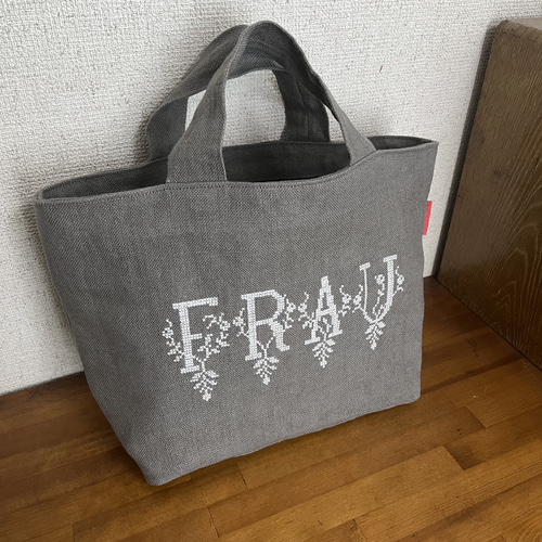 美しい文字のトートバッグ【受注製作】クロスステッチ トート
