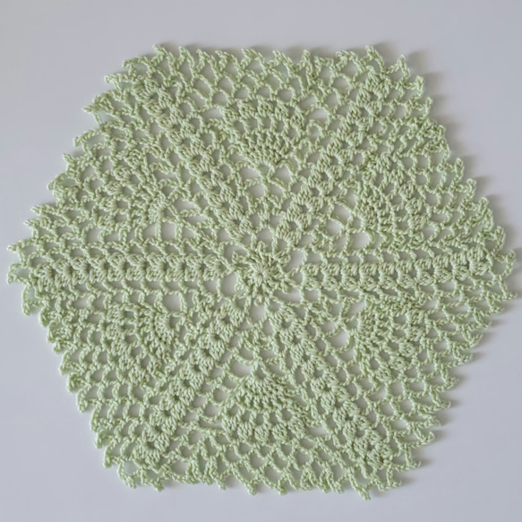 コットンレース糸で編んだ五角形ドイリー♪ 1枚目の画像