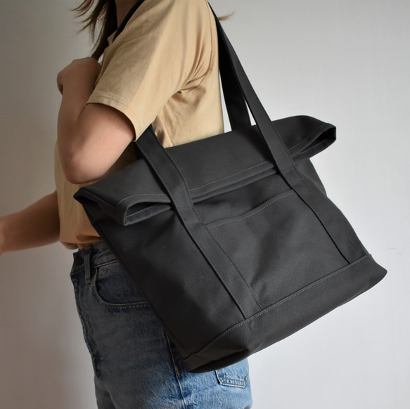 BEND TOTE BAG（チャコール/グレー） 1枚目の画像