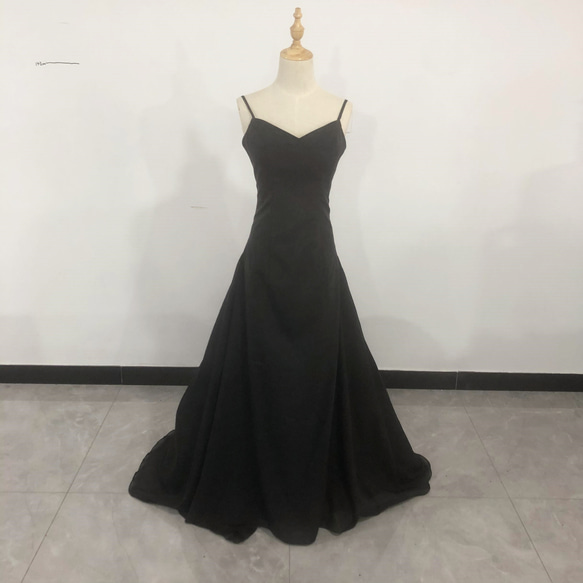 雅やか 黒カラードレス 背中見せ 短トレーン Vネック お呼ばれ 二次会  