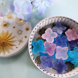 『紫陽花ハンドメイド2024』『ネオ和菓子』紫陽花の琥珀糖　和菓子、可愛い缶にお入れします！ 3枚目の画像