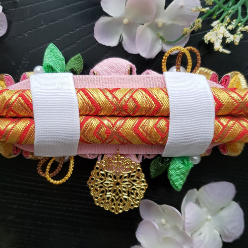 つまみ細工帯留め　帯飾り　七五三　成人式　赤　黒　金　花魁　振り袖　着物　パール つまみ細工帯留め 帯飾り 七五三 成人式 赤 黒 金 花魁 振り袖