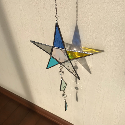 ステンドグラスの星のサンキャッチャー(イエロー) サンキャッチャー