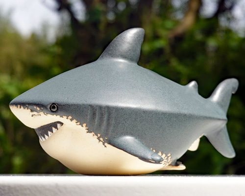 ホホジロザメ置物 彫刻 セラミミック 通販 13994399｜Creema(クリーマ)