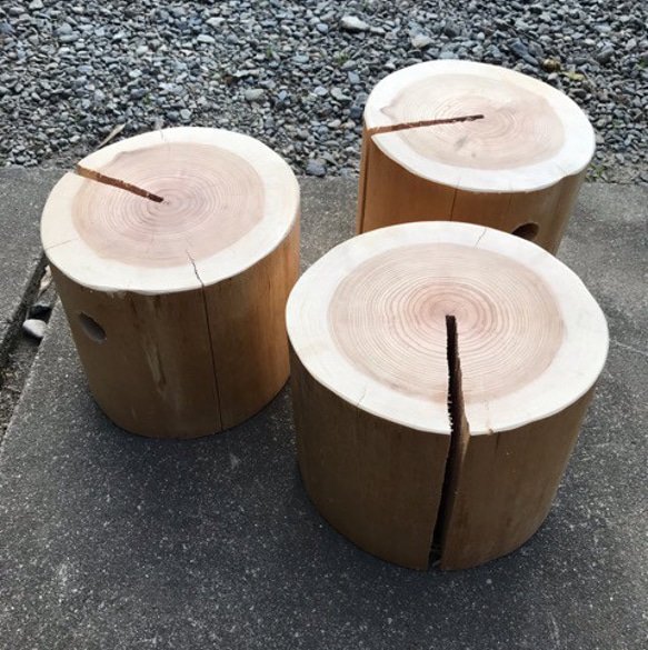 小さな椅子　丸太　子供椅子　持ち手穴有り　吉野杉　薪割り台　飾り台　花台　キャンプ　※一台あたり        Ω 人気・おすすめ｜使いやすい・旅行におすすめ 品質保証 全国発送 正規品・日本国内発送・安心保証付き