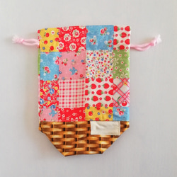 コップ袋　カゴいっぱいに「かわいい」を乗せて❁　パッチワーク風花柄　女の子　フリル巾着　 7枚目の画像