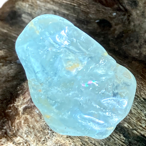 虹入り【富と幸運の象徴】天然 スカイ ブルー トパーズ 原石 ラフ