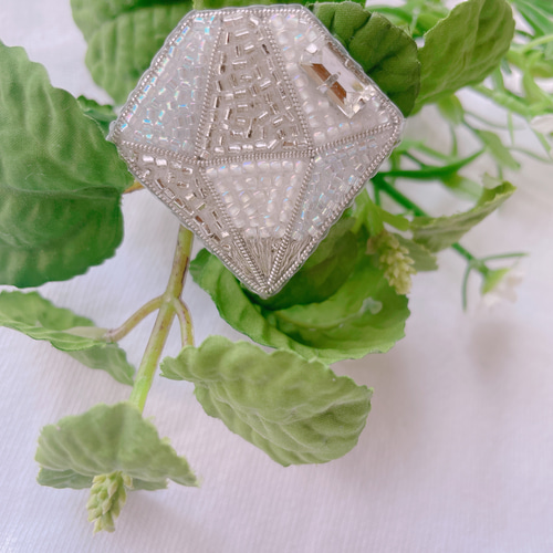 受注製作＊ビーズ刺繍ブローチ【bijou-宝石＊ダイヤモンド/B