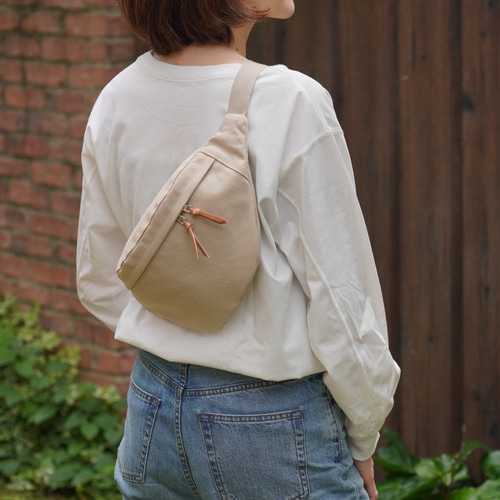 倉敷帆布 シンプルなボディバッグ アイボリー ボディバッグ