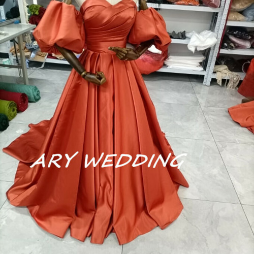 高品質！パーティードレス テラコッタ色 ベアトップ 光沢サテン