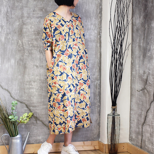 ふんわりギャザースリーブのコットンリネンワンピース【花柄  