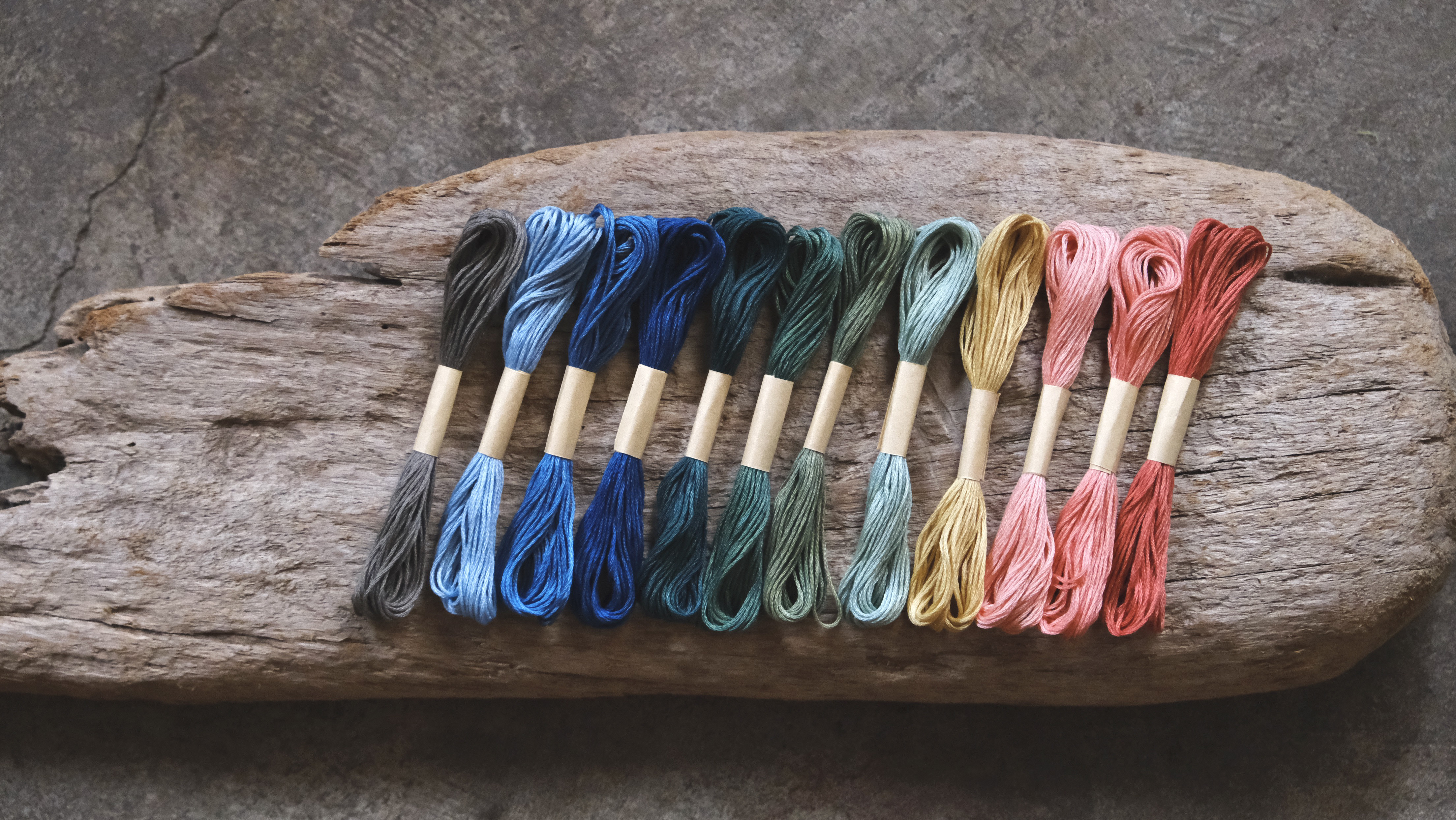 2025春の新作 草木染の刺繍糸 TEMARICIOUS_15点セット 裁縫材料