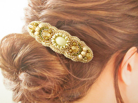 Hair accessory　バレッタ　ビーズ刺繍　（K1099) 4枚目の画像