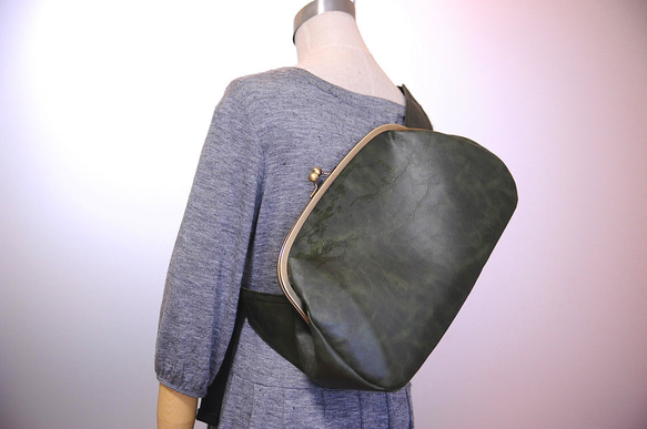 がま口ボディバッグ《ビッグサイズ》｜メンズ☆ダークグリーン合皮の