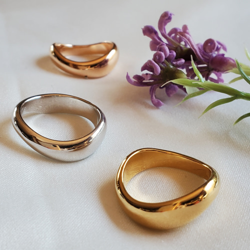 大人のウェーブリングSV925、ゴールドリングRS-211ペアリングにも 指輪