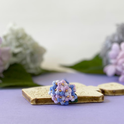 刺繍糸で編んだ紫陽花ブローチ ブローチ 三日月0414 通販 13998783