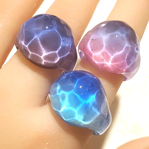 ときどき眺めて癒されてほしい 梅雨いろ水面のガラスリング minamo