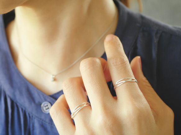 開口戒指/耳夾 925銀 / 一組兩個鬆散編織的戒指，也可作耳夾佩戴 第2張的照片