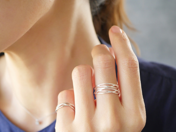 開口戒指/耳夾 925銀 / 一組兩個鬆散編織的戒指，也可作耳夾佩戴 第1張的照片