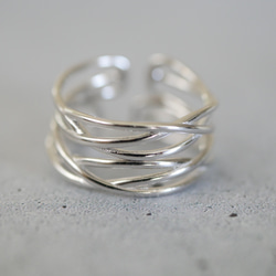 開口戒指/耳夾 925銀 / 一組兩個鬆散編織的戒指，也可作耳夾佩戴 第4張的照片