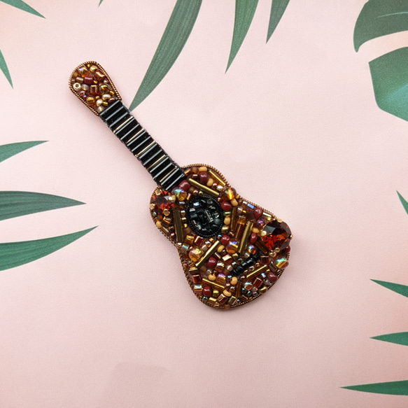 UKULELE ウクレレブローチ 1枚目の画像