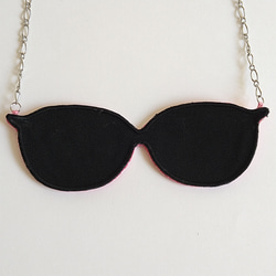 MZ DESIGN　メガネとキュートな瞳のネックレス（ピンク） 3枚目の画像