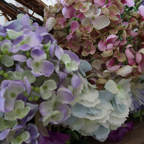 受注制作ユーカリと紫陽花と花々のリース グリーン・ハーベスト＞紫陽花アナベル・ユーカリの実・ゴアナクローの