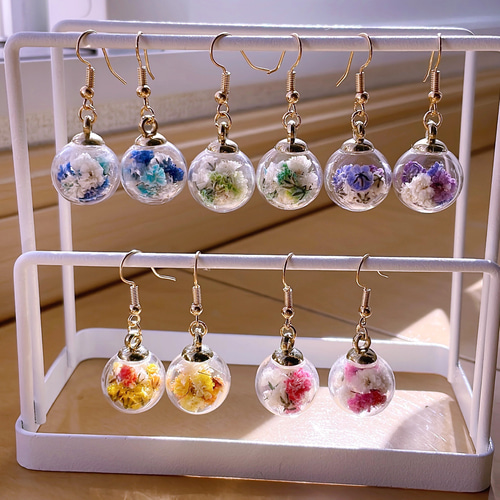 かすみ草＊ドライフラワー ガラスボール ピアス/イヤリング