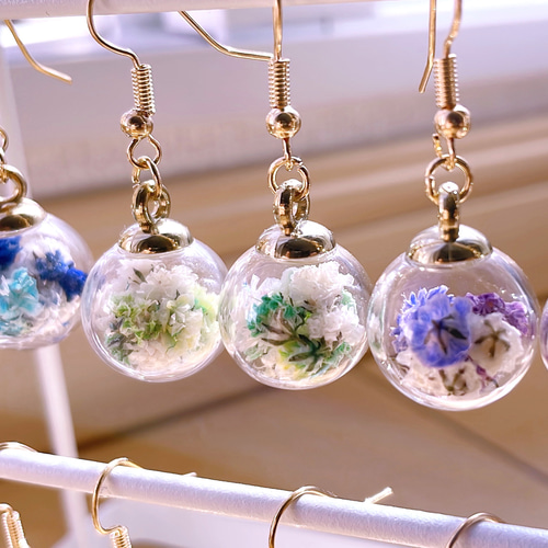 3作品]かすみ草のドライフラワーのブーケイヤリング