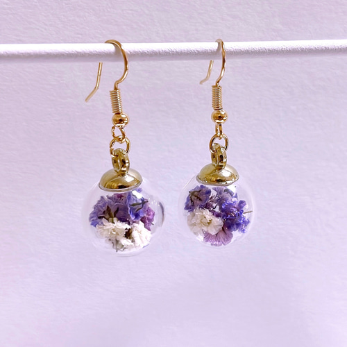 かすみ草＊ドライフラワー ガラスボール ピアス/イヤリング