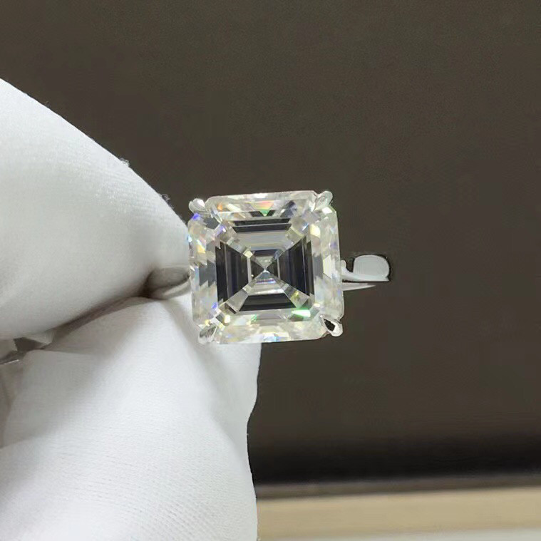 【newデザイン】モアサナイト 　リング　K18WG