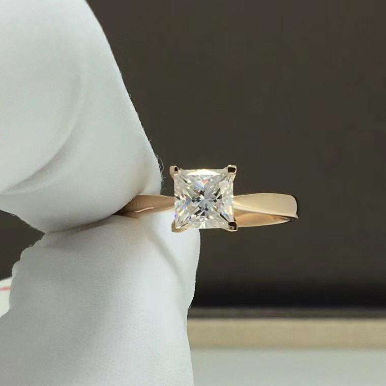 【newデザイン】モアサナイト 　リング　K18PG 40,950円