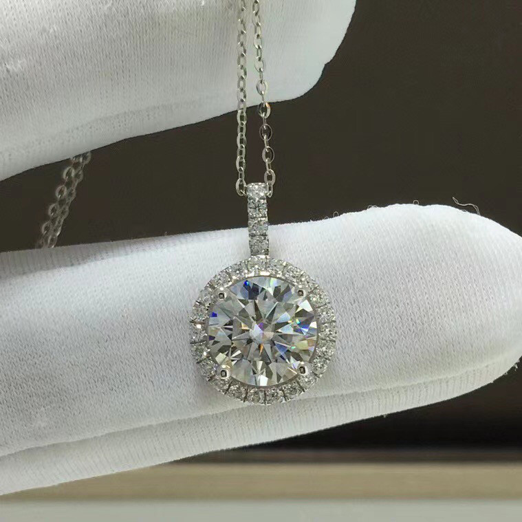 【newデザイン】モアサナイト ネックレス  K18WG