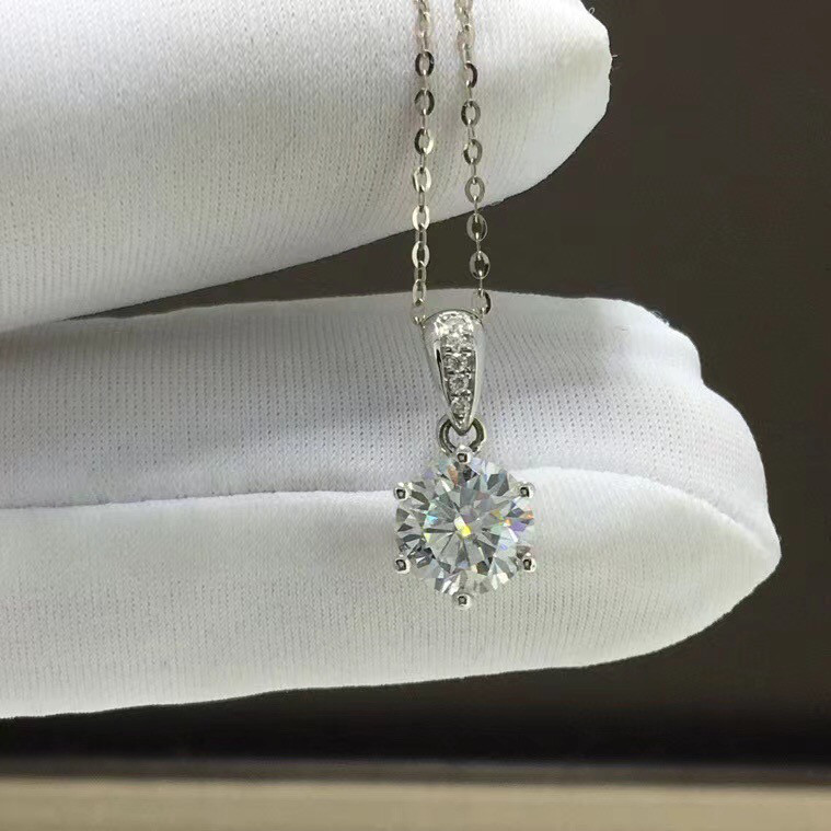 【newデザイン】モアサナイト ネックレス K18WG