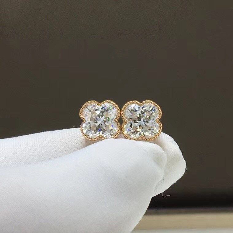 【合計2カラット 】輝く　モアサナイト ピアス　K18PG