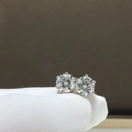 合計1.6カラット 】輝くモアサナイト ダイヤピアスK18WG