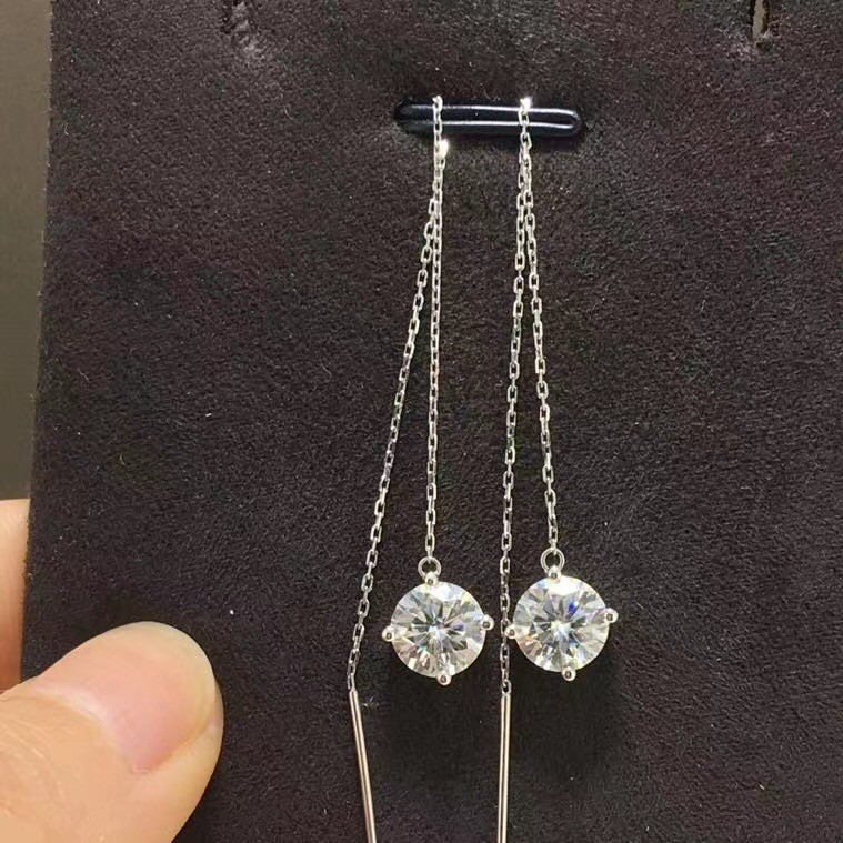 【合計2カラット 】輝く　モアサナイト ピアス　K18WG 27,820円