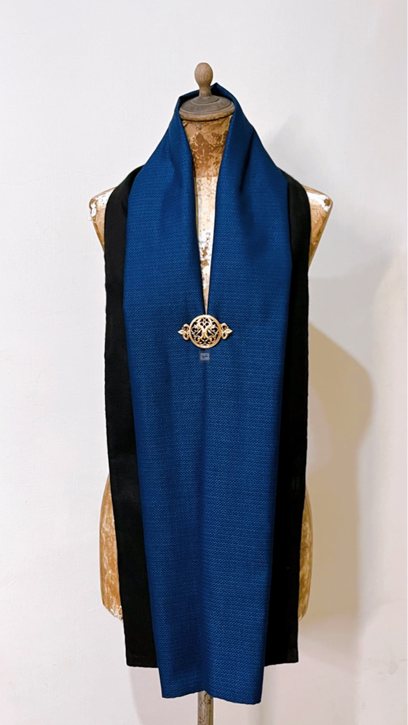 スカーフNo.315*藍海*男士也適合的設計師手作簡潔款日本古董毛料絲織品藍色與黑色雙面撞色圍巾 披肩 第6張的照片