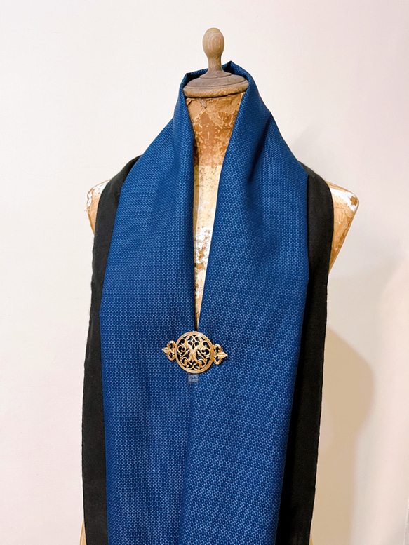 スカーフNo.315*藍海*男士也適合的設計師手作簡潔款日本古董毛料絲織品藍色與黑色雙面撞色圍巾 披肩 第1張的照片