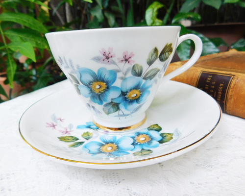 Vintage/antique Buffalo China, Argyle Pattern Blue and White