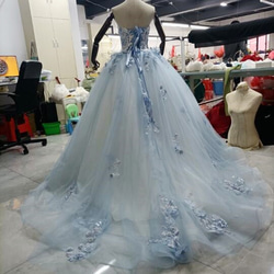 夢寐以求的禮服 彩色禮服 清爽溫柔的藍色 可拆卸袖子 奢華總蕾絲 公主線 婚禮/招待會 第4張的照片