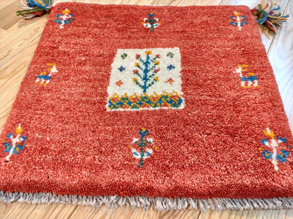 ペルシャ　ギャッベ　ミニマット　41x38cm　茜色　パネル　生命の木　手織り絨毯 6枚目の画像