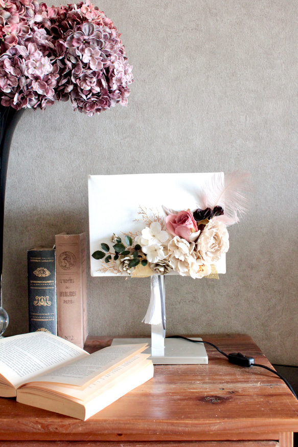 フレンチシャビー造花デコレーションテーブルランプ 11枚目の画像