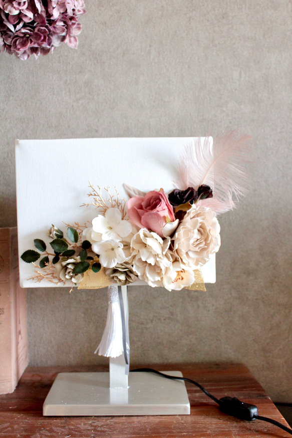 フレンチシャビー造花デコレーションテーブルランプ 7枚目の画像
