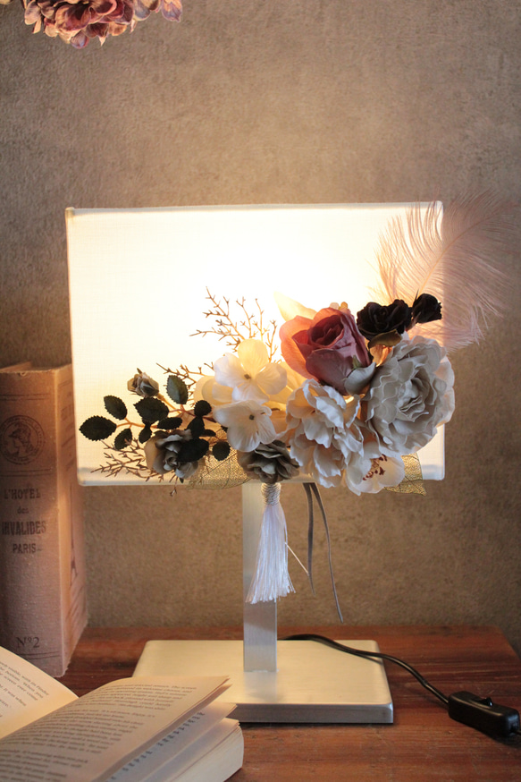フレンチシャビー造花デコレーションテーブルランプ 16枚目の画像
